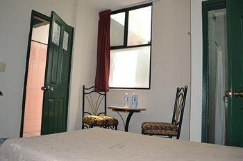גואדלחארה Hotel Costa Brava מראה חיצוני תמונה