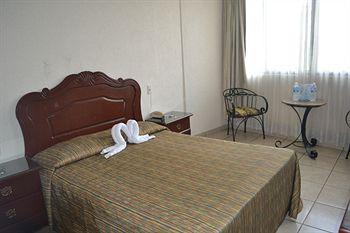 גואדלחארה Hotel Costa Brava מראה חיצוני תמונה