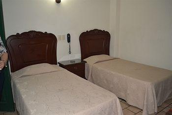 גואדלחארה Hotel Costa Brava מראה חיצוני תמונה